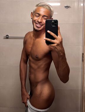 AsianBrownBoi Onlyfans pictures